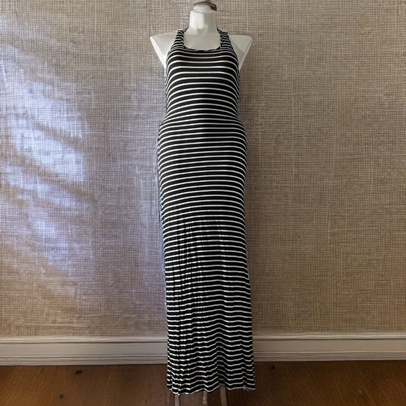 Charlotte Russe Dresses & Skirts - Stripped dress